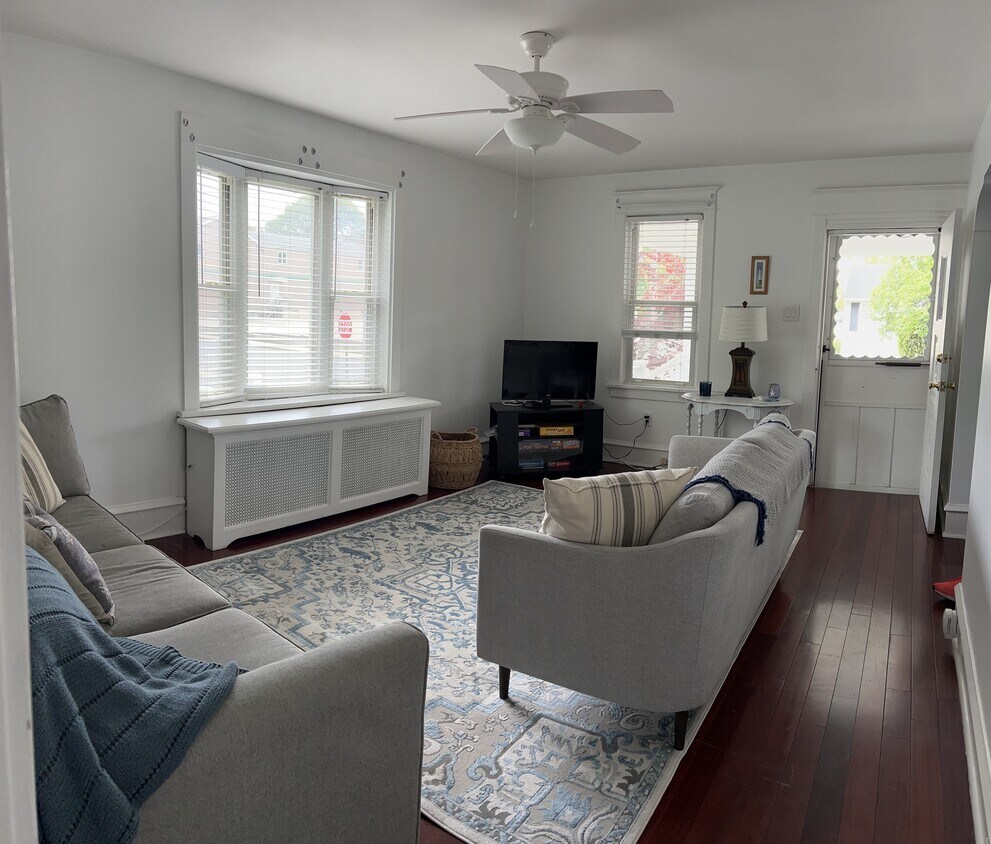 15 W Connecticut Ave, Somers Point, NJ 08244 House Rental in Somers