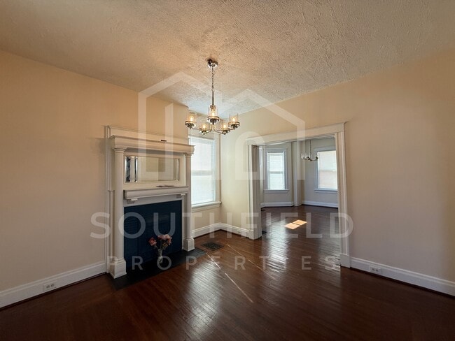Building Photo - 1537 Ruth Ave