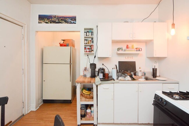 Foto del edificio - 1915 W Crystal St