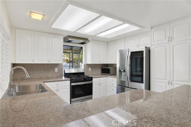 Foto del edificio - 23561 Duryea Dr