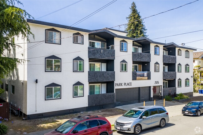 Building Photo - 2124 Parker