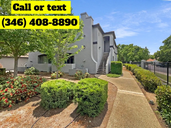 Building Photo - 5202 Laguna Oaks Dr