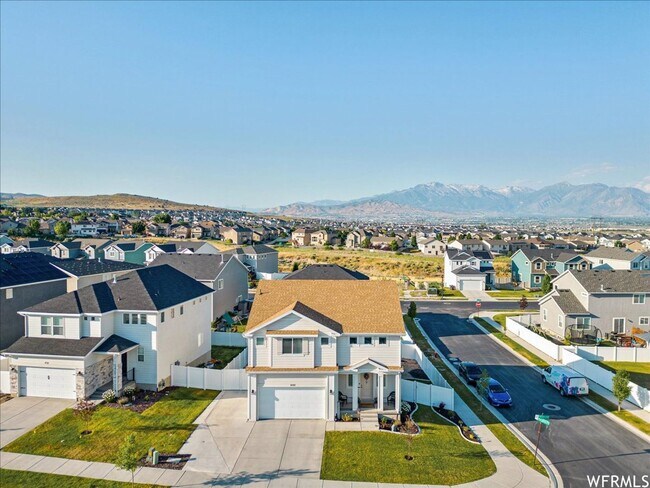 Foto del edificio - Large Home in Eagle Mountain