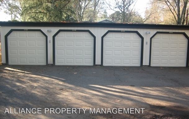 Foto del edificio - 8444 Hidden Lake Rd