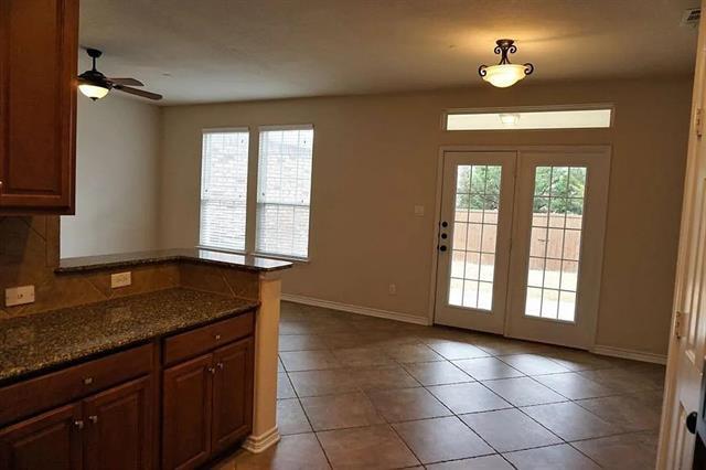 Foto del edificio - 5828 Clearwater Dr