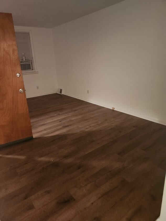Large Living Room - 1510 67th Ave