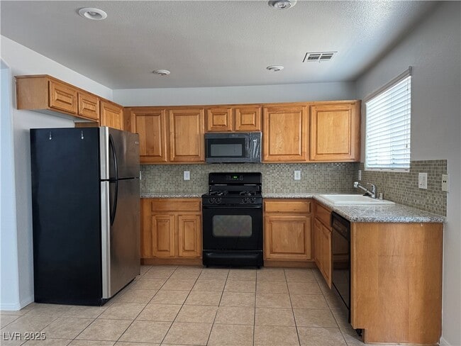 Foto del edificio - 9934 Juniper Haven Ave