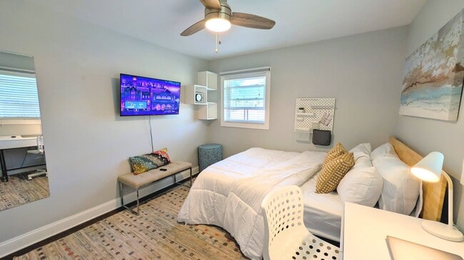 Photo - 831 Parkway Dr Apartment