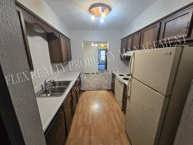 Foto del edificio - 3353 W Laskey Rd