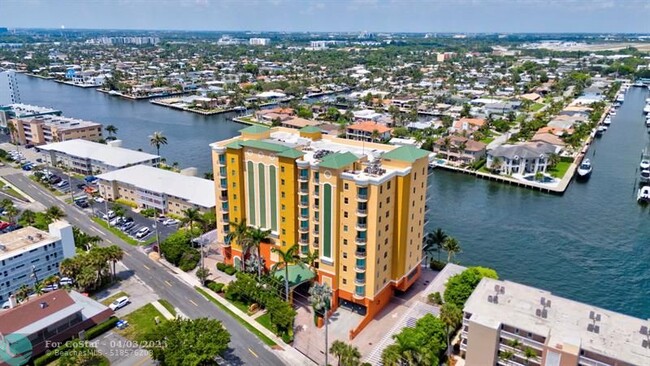 Foto del edificio - 821 N Riverside Dr