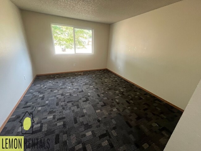 Building Photo - Newly remodeled house in Umatilla, Oregon