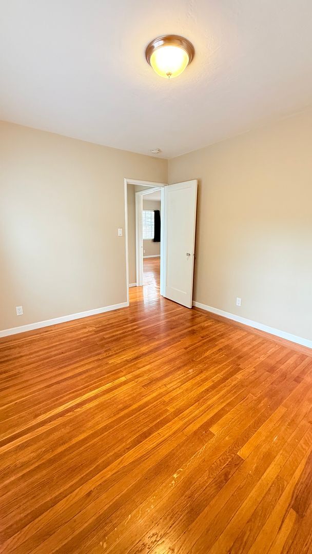 Foto del edificio - 472-474 Taylor Avenue