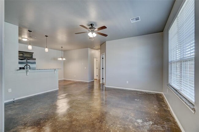 Building Photo - 1736 Eighty-Niner Ter