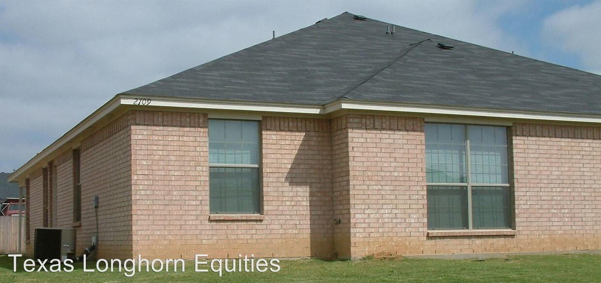 Primary Photo - 2109-2111 Ragland Rd