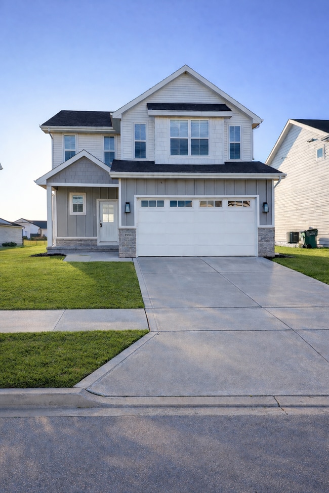 Building Photo - 1505 NE Savana Dr