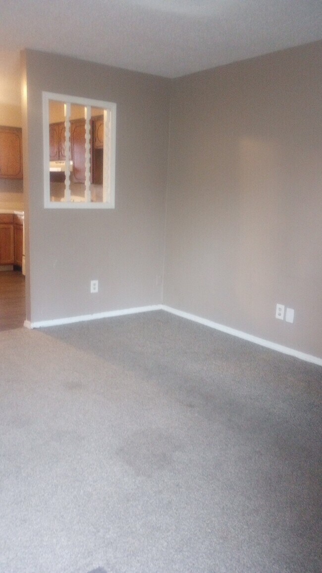 Building Photo - 2413 W Elm St