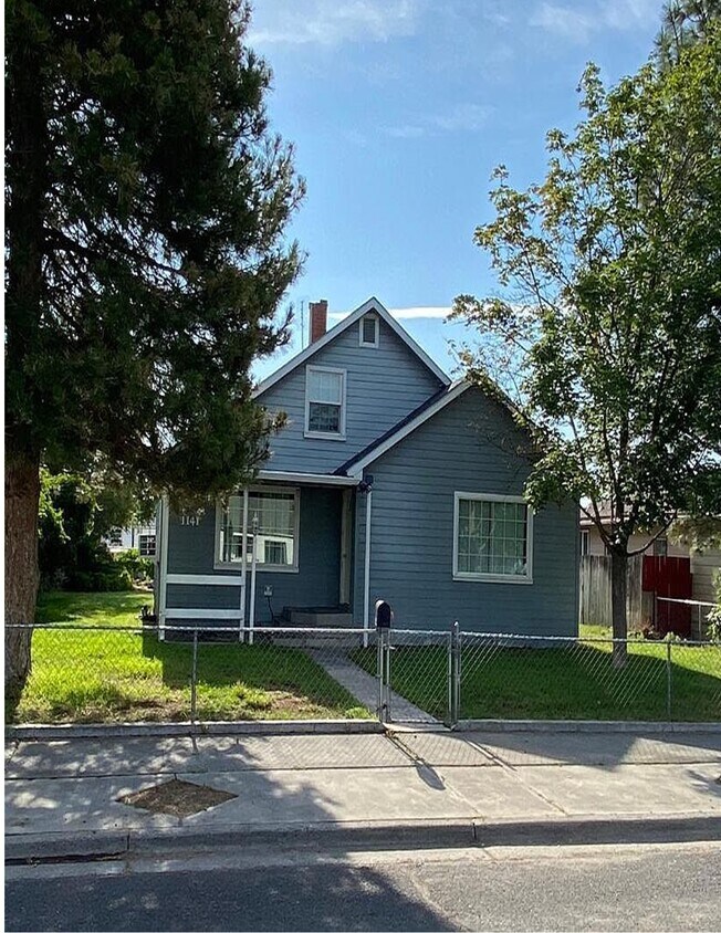 1141 W Columbia Ave, Moses Lake, WA 98837 House Rental in Moses Lake