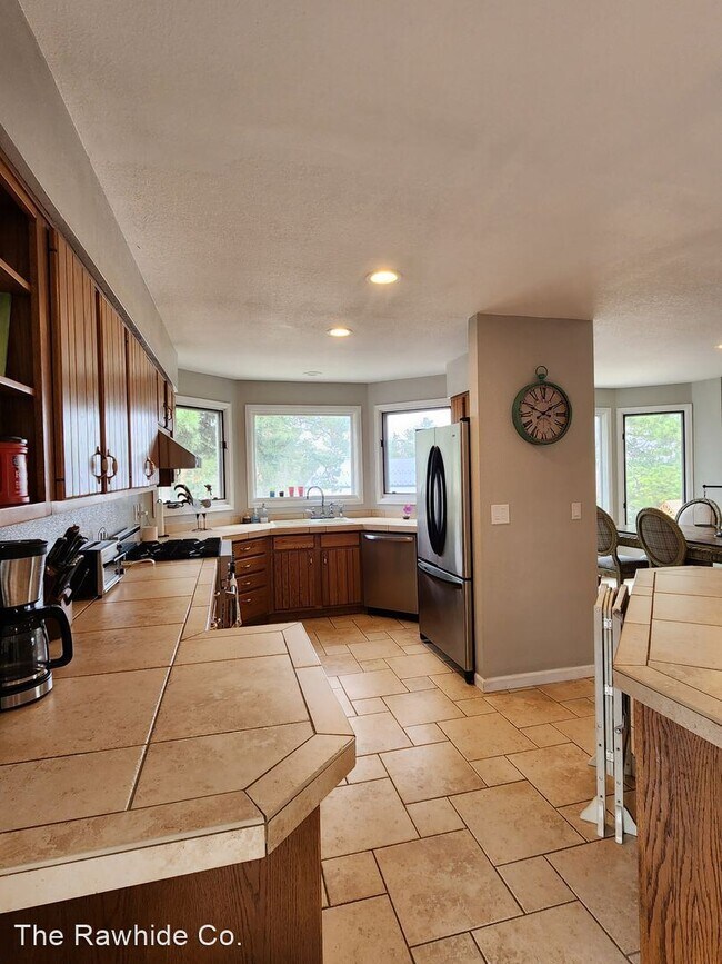Building Photo - 5 br, 3 bath House - 8590 Kirk Drive