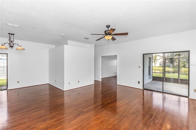 Building Photo - 5831 Plumtree Ct