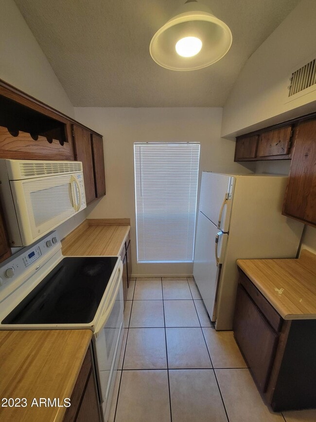 Foto del edificio - 14002 N 49th Ave
