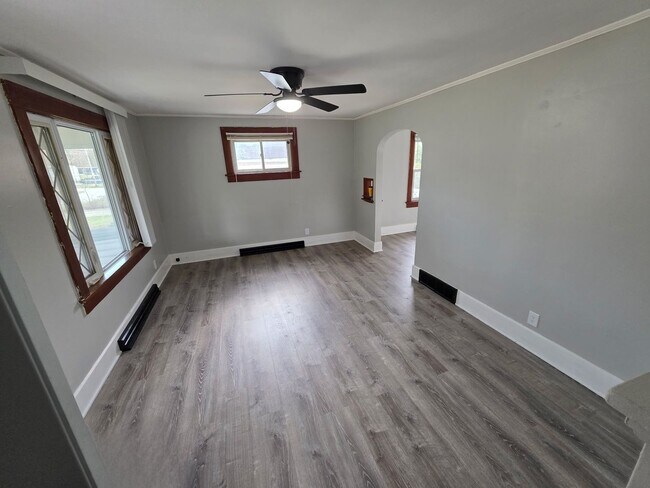 Foto del edificio - Recently Updated 2 Bedroom House Ready for Move In!