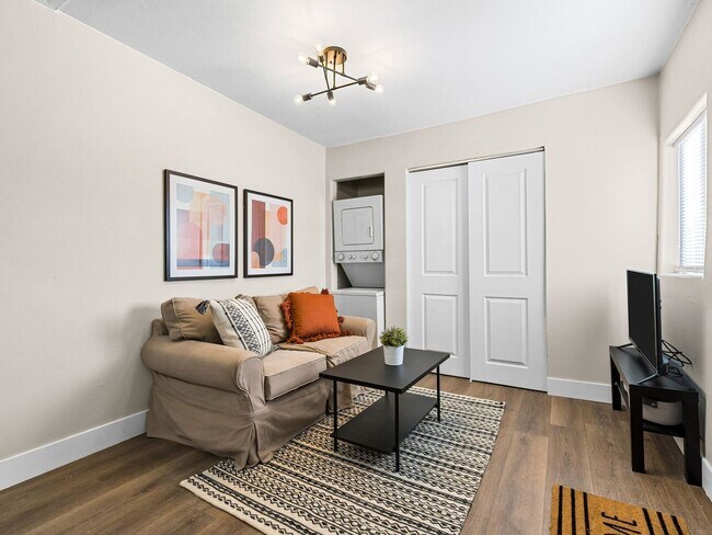 Building Photo - Charming 1BD/1BA ADU in Denver’s Westwood ...