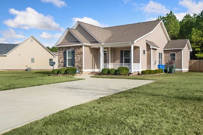 Building Photo - 2508 Chelsea Dr NW