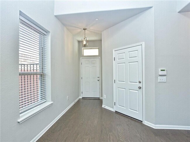 Building Photo - 3240 E Whitestone Blvd