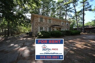 Building Photo - 2207-2209 Lily Dr