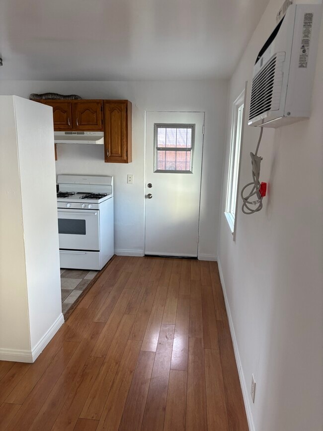 Foto del edificio - 1911 W Alameda Ave