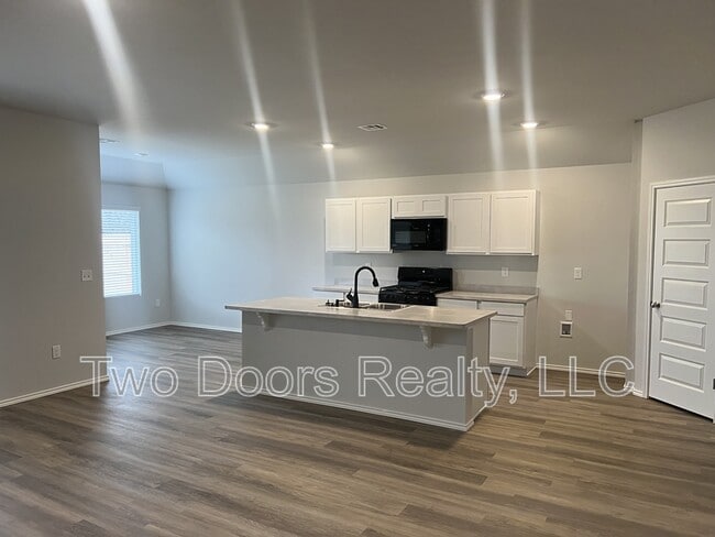 Photo - 607 NW 120th Terrace House