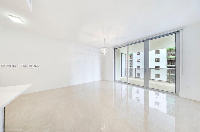 Foto del edificio - 488 NE 18th St