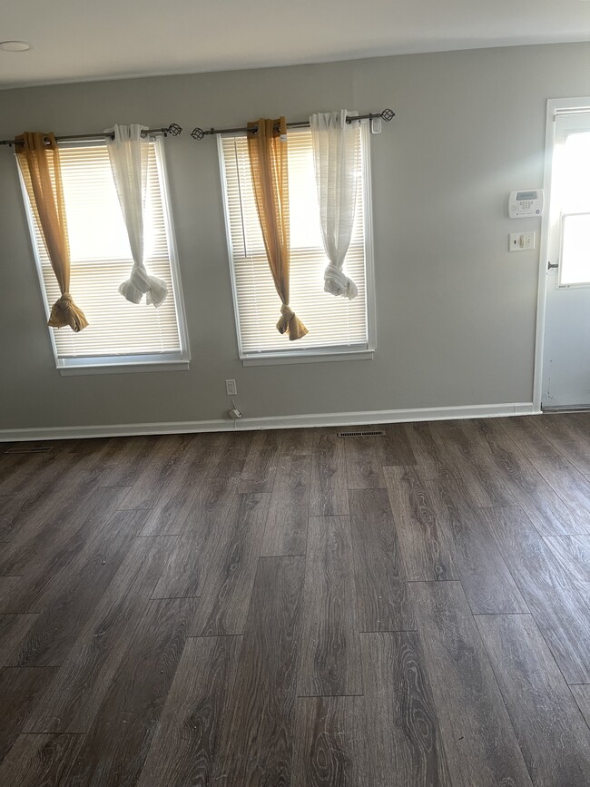 Building Photo - 1400 Harford Square Dr