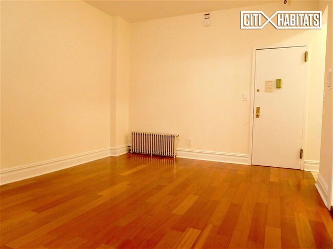 Building Photo - 350 W 85th St