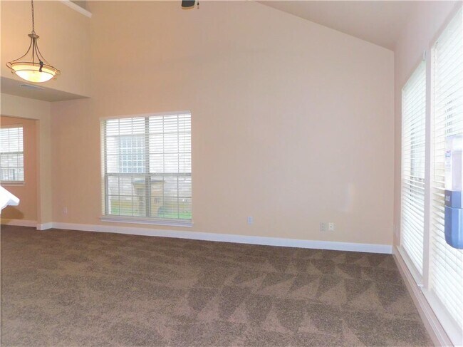Foto del edificio - 8800 Hazelhurst Dr