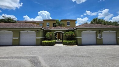 Building Photo - 5090 Fairways Cir