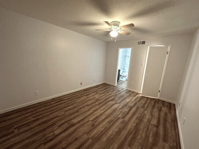Foto del edificio - 9700 Leawood Blvd