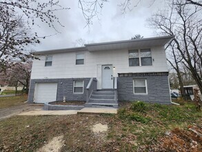 Building Photo - 26 Forest Valley Dr