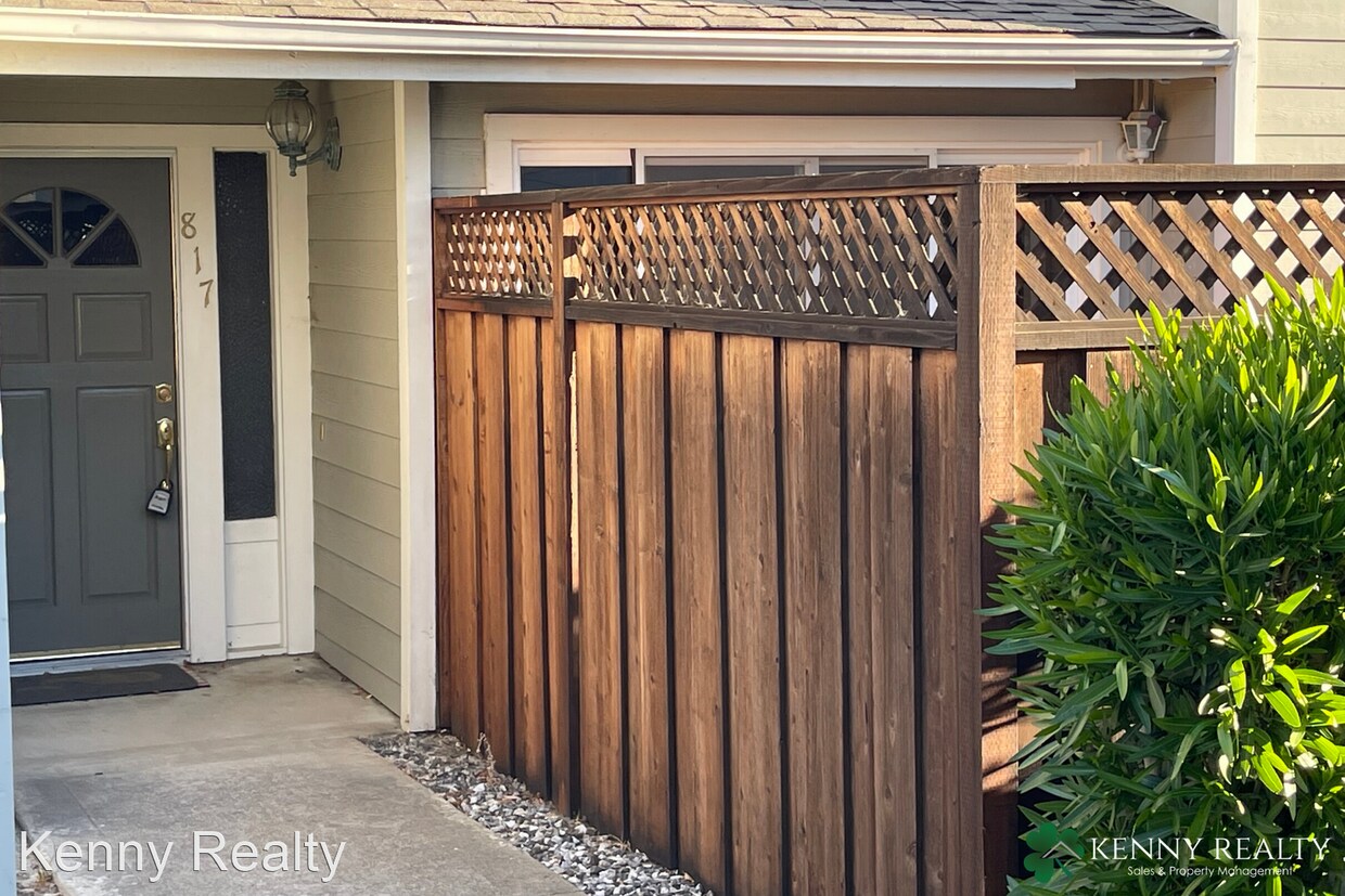 Primary Photo - 3 br, 2.5 bath House - 817 Vespucci Lane