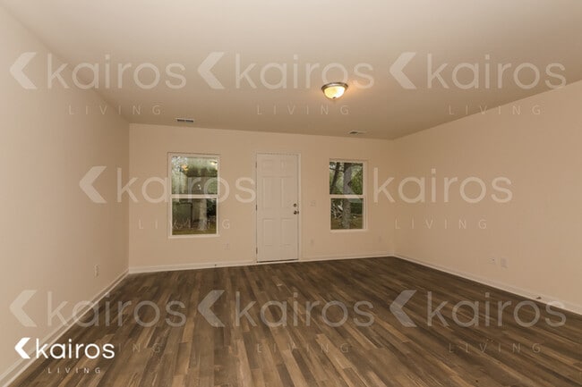 Building Photo - 1029 E Macree Ter