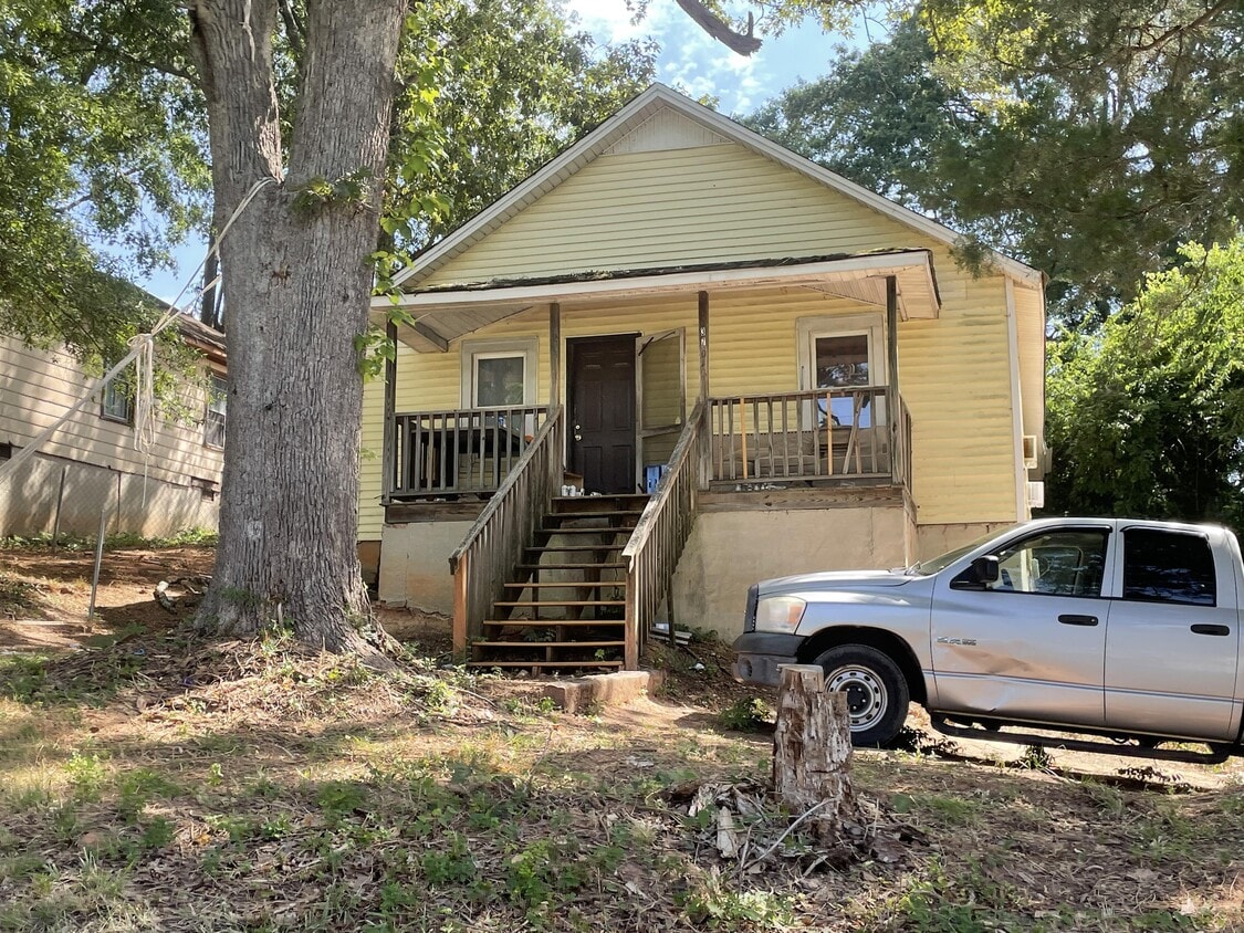 370 Cokesbury St, Greenwood, SC 29649 House Rental in Greenwood, SC