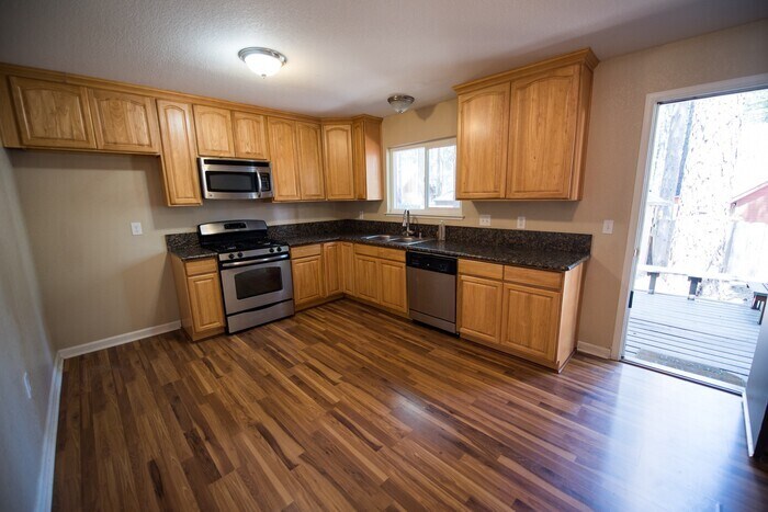 Foto principal - 3693 Alder Ave