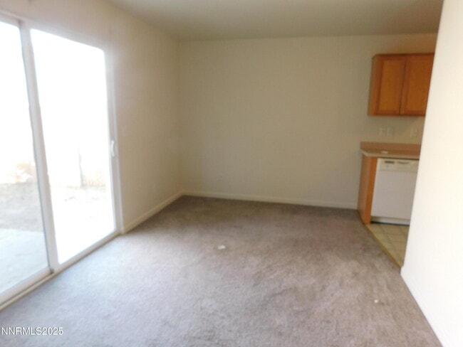 Building Photo - 685 Sunny Ln