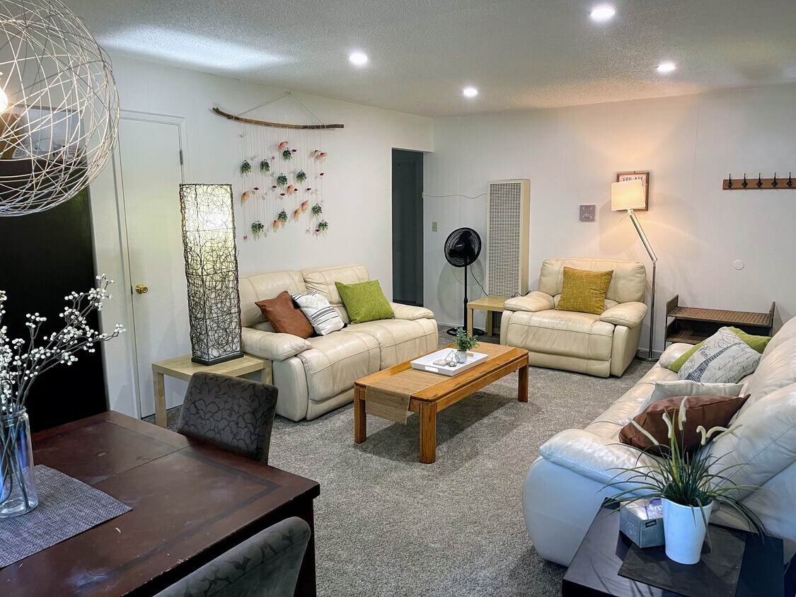 Foto principal - 2071 East St