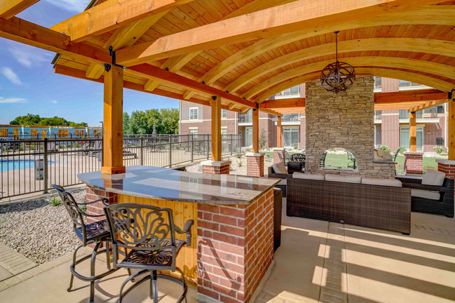 Pergola with Bar and Fire Table - The Abbey