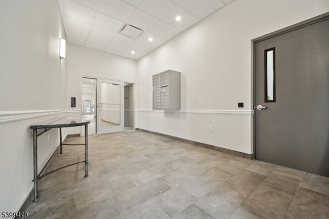 Building Photo - 246 Main St