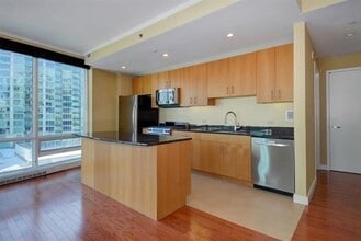 Building Photo - 1 Shore Ln