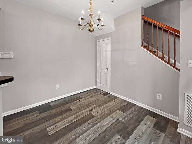 Foto del edificio - 110 Whiskey Creek Cir