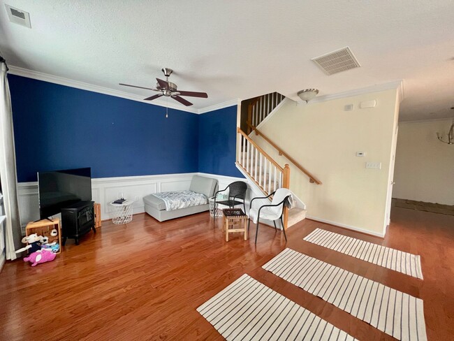 Building Photo - 3BD/2.5BA End Unit Condo in Harbor Walk! B...