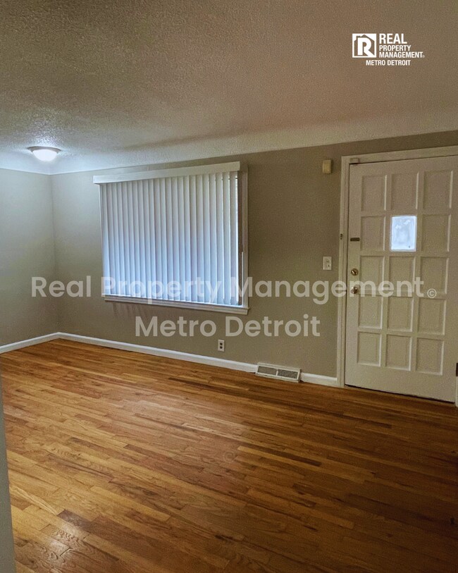 Building Photo - 2023 Ardmore Dr